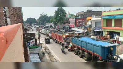 14 चक्का ट्रक खराब होने से लगा भीषण जाम, घंटों ठप रही रफ्तार